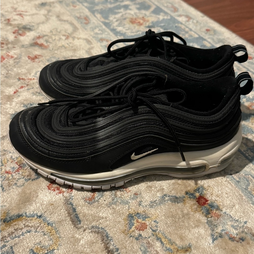 Nike womens shoes 8